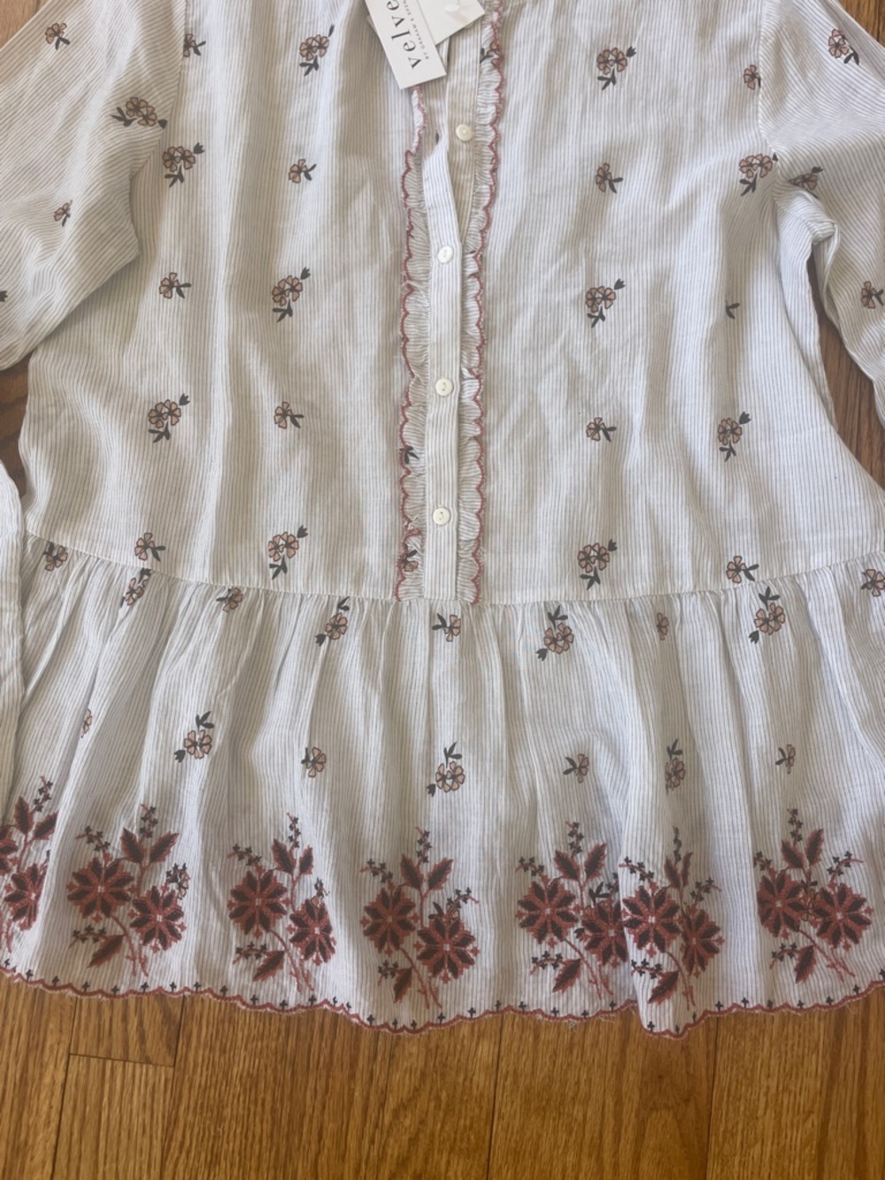 VELVET by Graham & Spencer White Floral Embroidered Peasant Boho Top Blouse - Picture 8 of 9